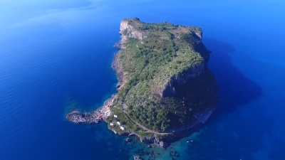 PRAIA A MARE. Isola Dino, sopralluogo per un impianto cartografico gara, in vista di “POLLINORIENTEERING 2025”