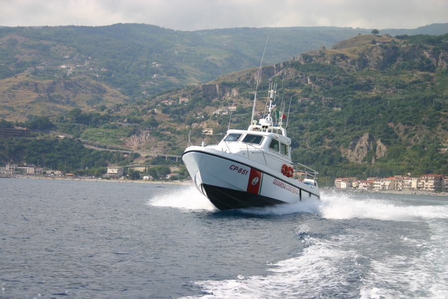 CETRARO. Natante in avaria soccorso dalla Guardia Costiera, salve quattro persone.