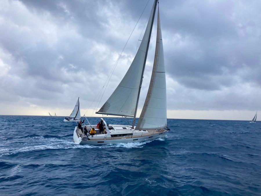 Cetraro: vela d’inverno con la Sailing Cup. Al via la manifestazione organizzata dal Centro Velico Lampetia di Cetraro, regata che segna l’avvio della XVIII edizione del Campionato di vela d’altura del Tirreno calabrese.