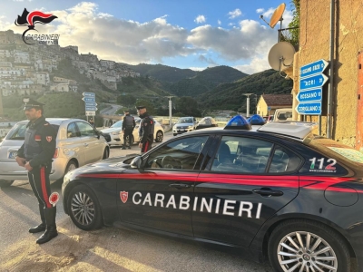 Invalido civile subisce una violenta rapina in pieno centro:  i Carabinieri arrestano un giovane extracomunitario