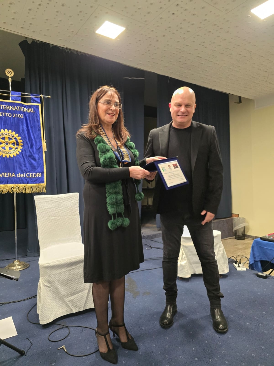 SCALEA. PREMIO ALLA PROFESSIONALITA’. IL ROTARY CLUB RIVIERA DEI CEDRI HA CONFERITO L’AMBITO RICONOSCIMENTO AL MAESTRO SALVATORE CAUTERUCCIO, FISARMONICISTA, COMPOSITORE E DIDATTA. 