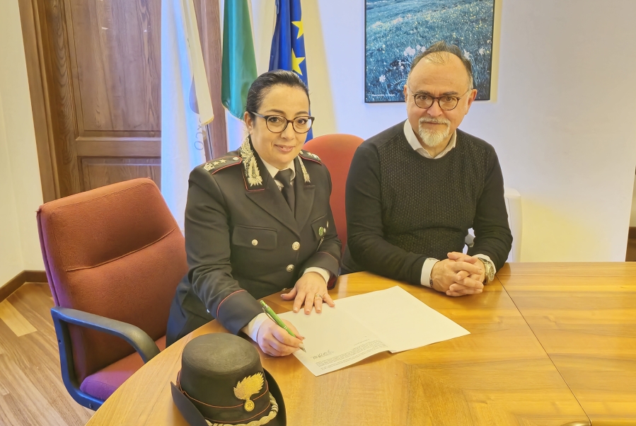 Sottoscritto il Piano operativo 2025 tra l’Ente Parco e il Reparto Carabinieri   Un documento che determina le risorse finanziarie che l'Ente parco destina a specifiche attività dell'Arma